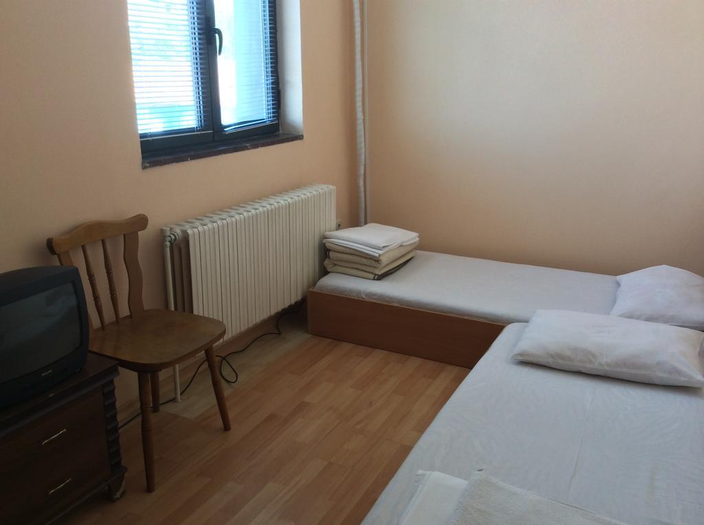 National Hotel Ruse Pokoj fotografie