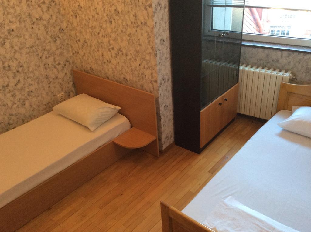 National Hotel Ruse Pokoj fotografie